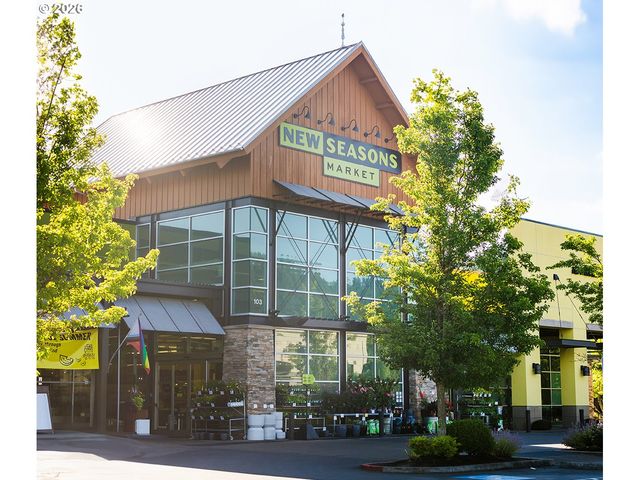 9910 Sw TRAPPER Ter, Beaverton, OR 97008