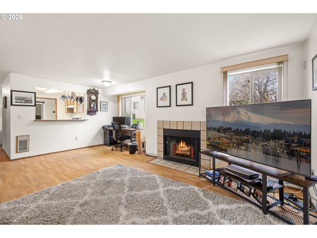 9910 Sw TRAPPER Ter, Beaverton, OR 97008