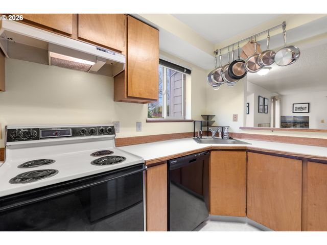 9910 Sw TRAPPER Ter, Beaverton, OR 97008