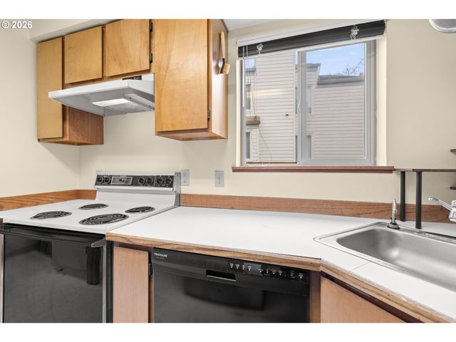 9910 Sw TRAPPER Ter, Beaverton, OR 97008