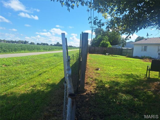 6 Watertown Circle, Granite City, IL 62040