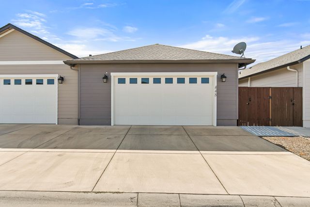 448 Cheney Loop, Central Point, OR 97502