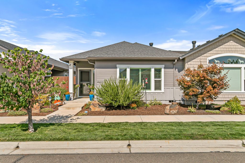 448 Cheney Loop, Central Point, OR 97502