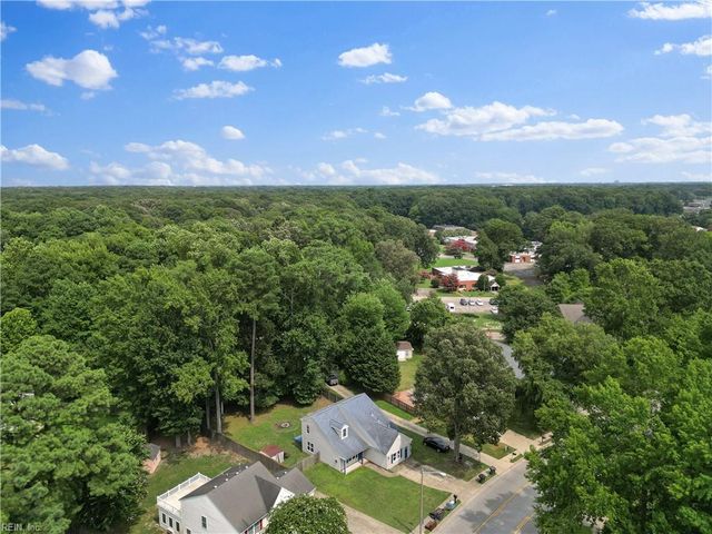 11 Thomas Nelson DR, Hampton, VA 23666