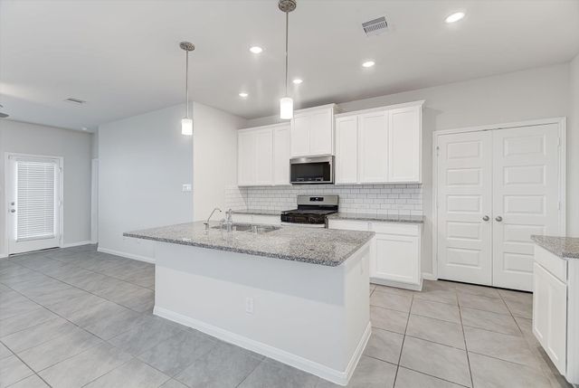 5633 Giving Grace Way, Houston, TX 77048