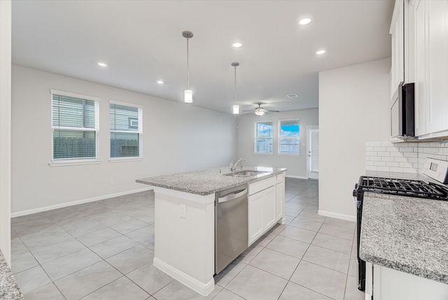 5633 Giving Grace Way, Houston, TX 77048