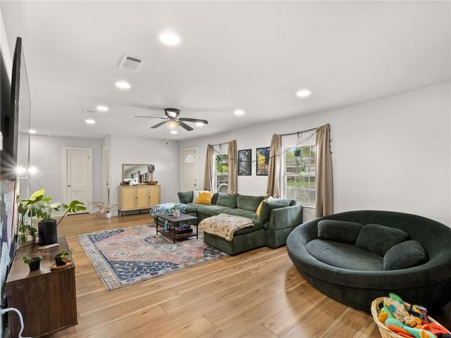2111 JEAN Street, Leesville, LA 71446