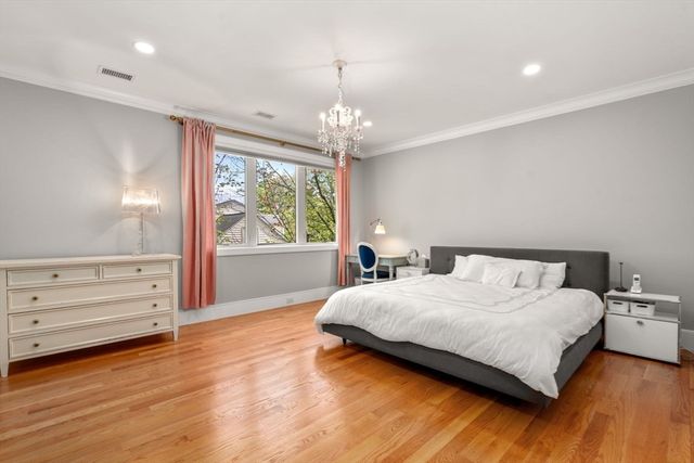 6 Wiswall Rd, Newton, MA 02459