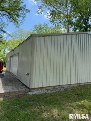 202 & 204 Mine Avenue, West Frankfort, IL 62896