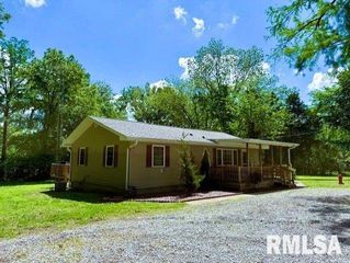 202 & 204 Mine Avenue, West Frankfort, IL 62896