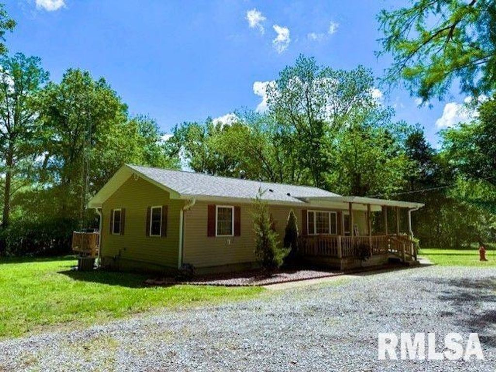 202 & 204 Mine Avenue, West Frankfort, IL 62896