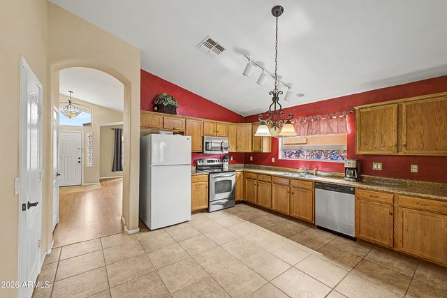 642 W MESQUITE TREE Lane, San Tan Valley, AZ 85143