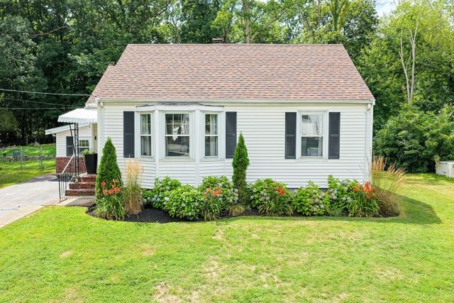 40 Oneida Ave, Brockton, MA 02301