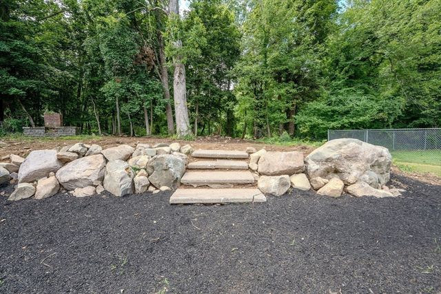 40 Oneida Ave, Brockton, MA 02301