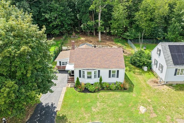 40 Oneida Ave, Brockton, MA 02301