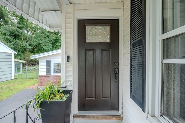 40 Oneida Ave, Brockton, MA 02301