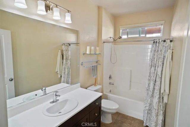 19845 Via Kalban, Newhall, CA 91321