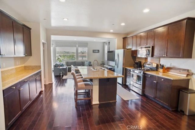 19845 Via Kalban, Newhall, CA 91321