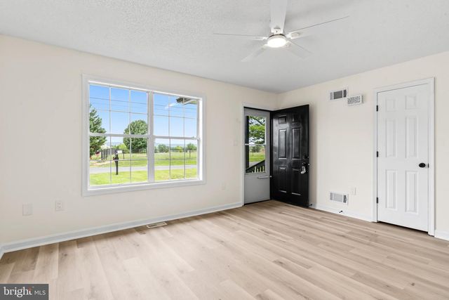 187 PRIMROSE DR, Martinsburg, WV 25404