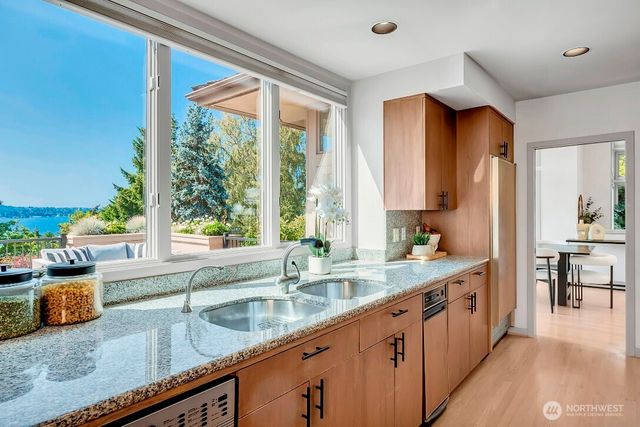 4715 81st Avenue SE, Mercer Island, WA 98040