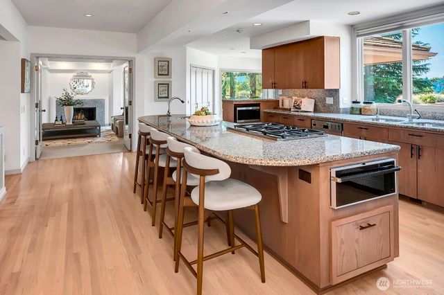 4715 81st Avenue SE, Mercer Island, WA 98040