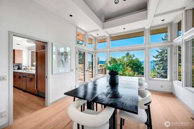 4715 81st Avenue SE, Mercer Island, WA 98040
