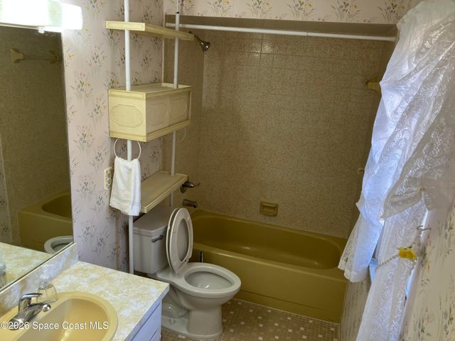 407 Heather Avenue NE, Palm Bay, FL 32907