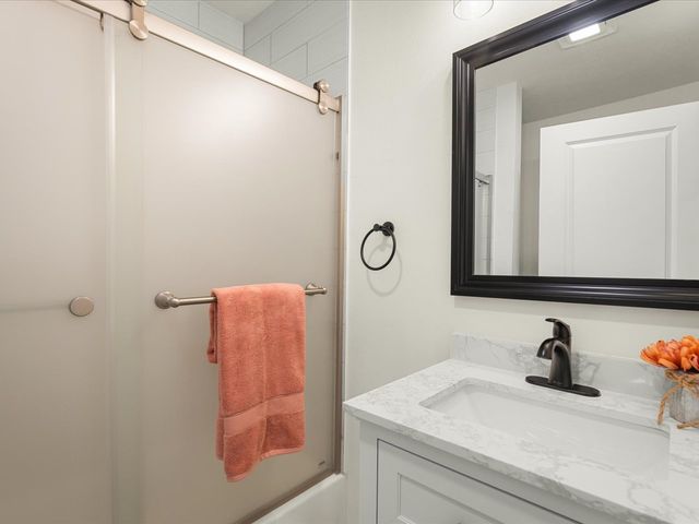 9281 Auburn Road, Winnebago, IL 61088