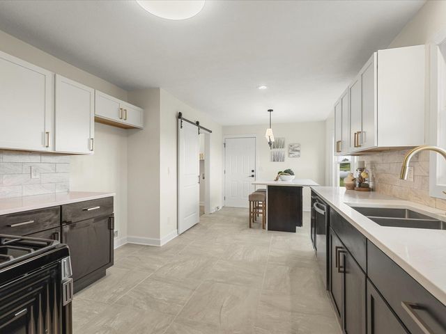 9281 Auburn Road, Winnebago, IL 61088