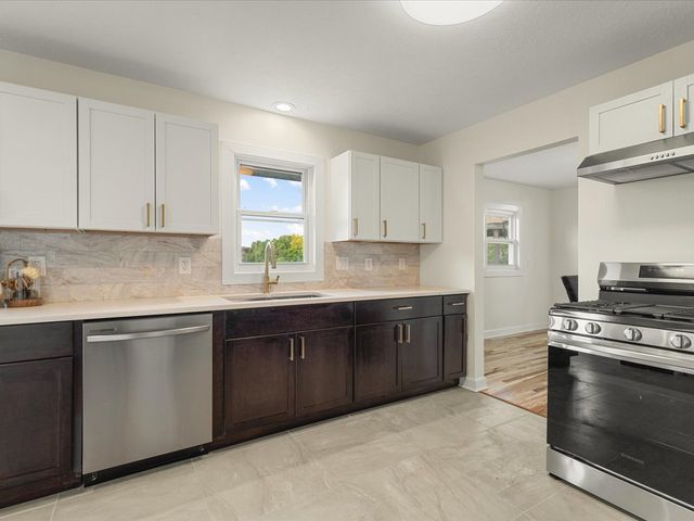 9281 Auburn Road, Winnebago, IL 61088