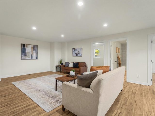 9281 Auburn Road, Winnebago, IL 61088