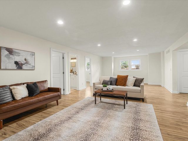 9281 Auburn Road, Winnebago, IL 61088