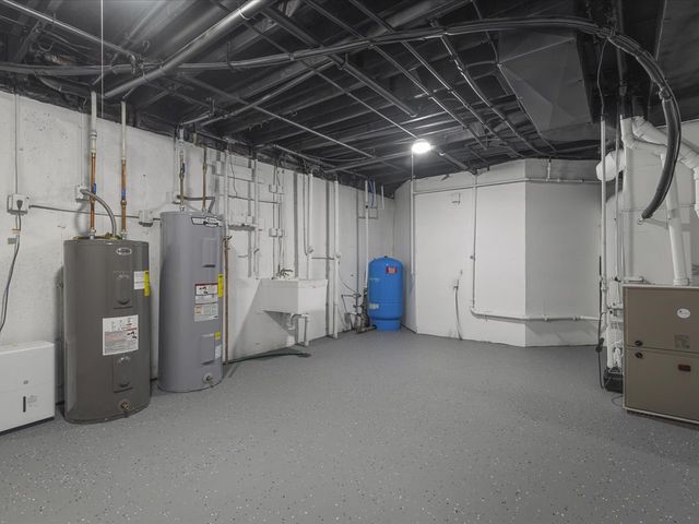 9281 Auburn Road, Winnebago, IL 61088