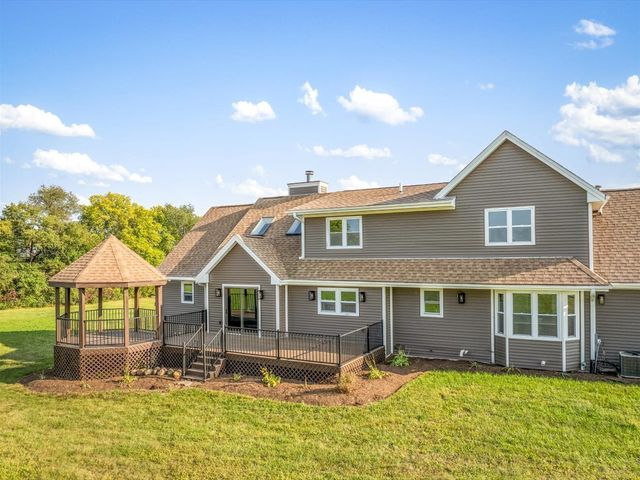 9281 Auburn Road, Winnebago, IL 61088