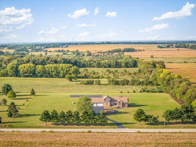 9281 Auburn Road, Winnebago, IL 61088