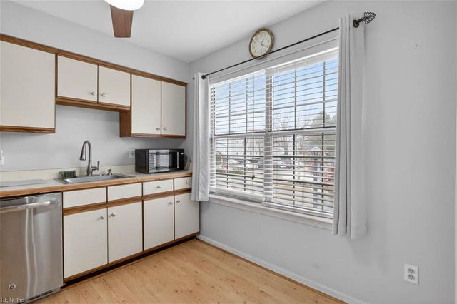 620 Shoreham Ct Apt 201, Virginia Beach, VA 23451