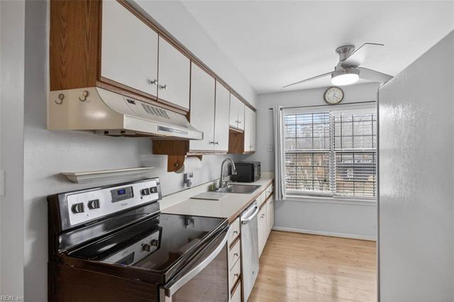 620 Shoreham Ct Apt 201, Virginia Beach, VA 23451