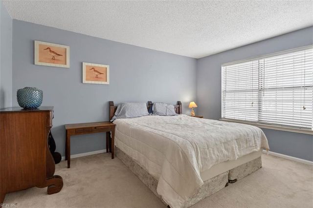 620 Shoreham Ct Apt 201, Virginia Beach, VA 23451