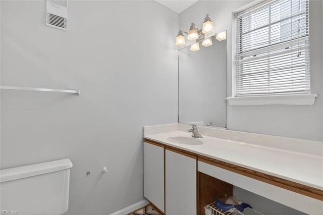 620 Shoreham Ct Apt 201, Virginia Beach, VA 23451