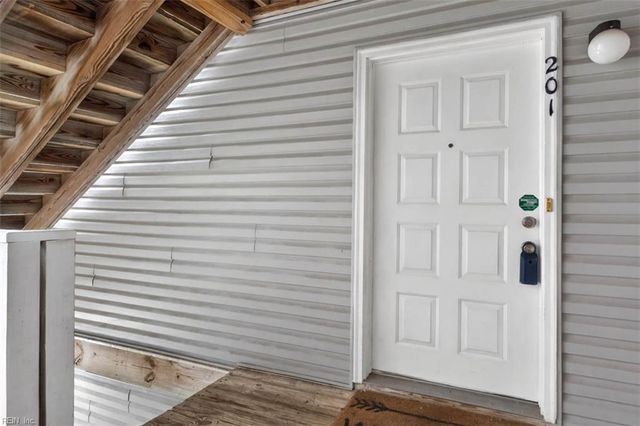 620 Shoreham Ct Apt 201, Virginia Beach, VA 23451