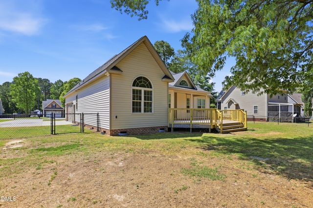 206 Laurel Drive, Pikeville, NC 27863