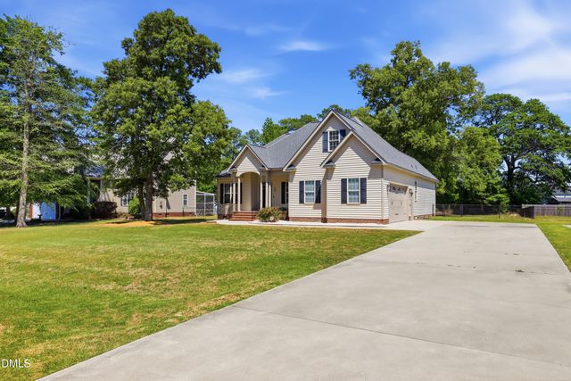 206 Laurel Drive, Pikeville, NC 27863
