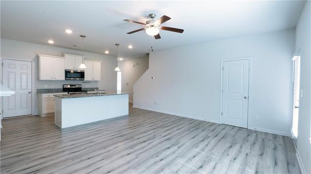 3675 Abbey Way, Gainesville, GA 30507