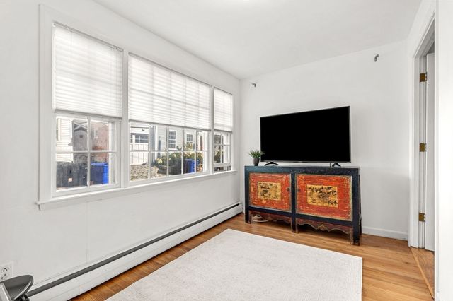 26 Summer St 5, Marblehead, MA 01945