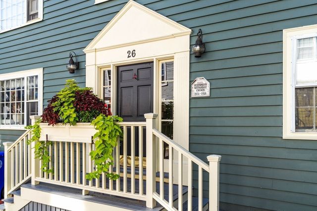 26 Summer St 5, Marblehead, MA 01945