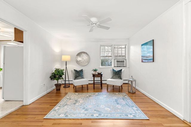 26 Summer St 5, Marblehead, MA 01945
