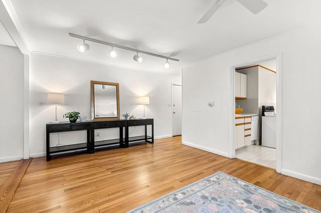 26 Summer St 5, Marblehead, MA 01945
