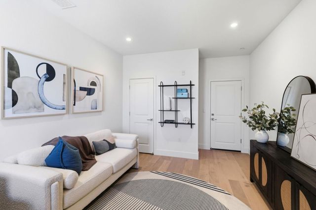 2861 Josephine Lane, Palo Alto, CA 94303