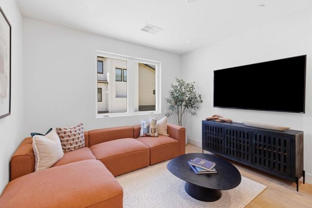 2861 Josephine Lane, Palo Alto, CA 94303