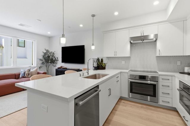 2861 Josephine Lane, Palo Alto, CA 94303